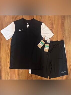 Nike Kids Black Short-Sleeve Athletic Jersey with White Sleeves and Shorts, XL